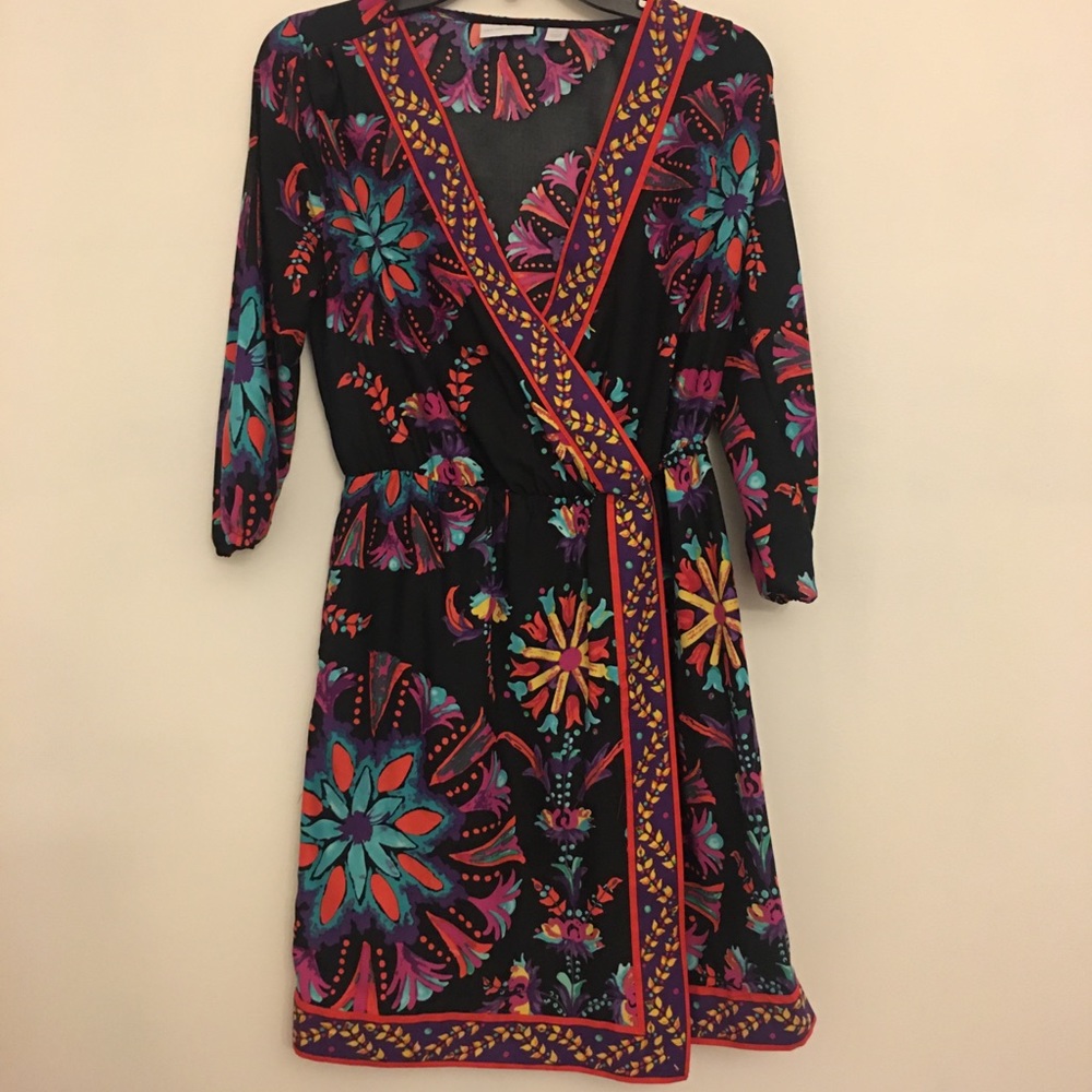 New York & company: vibrant floral dress